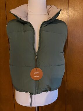 Love Tree Reversible Puffer Vest in Olive Green and Cream